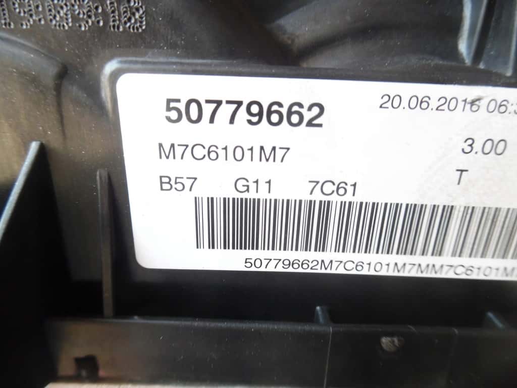Moteur B57 D30 B vue 8