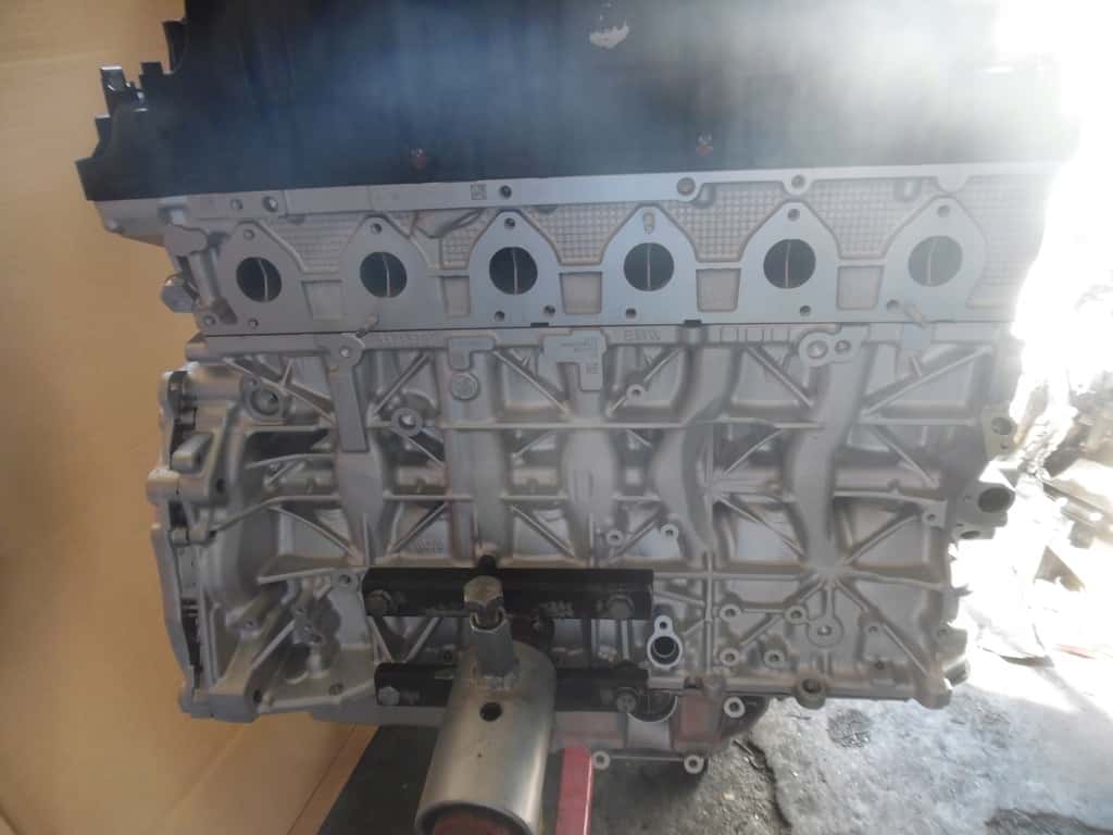 Moteur B57 D30 B vue 2