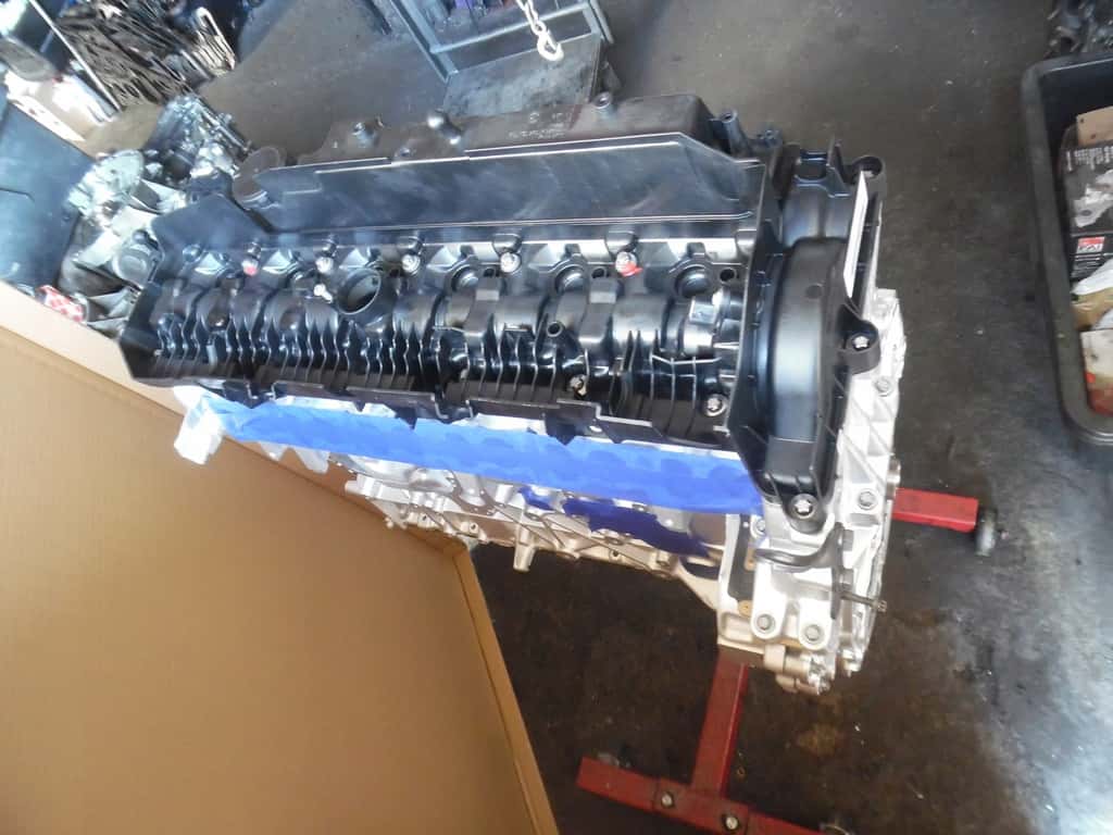 Moteur B57 D30 B vue 4