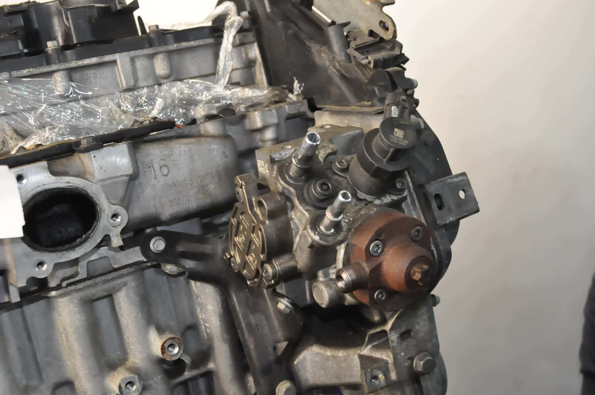 Moteur 9HP (DV6DTED) vue 2