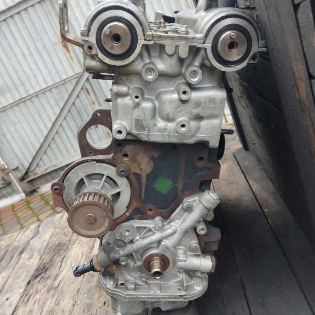 Moteur Y 16 XE vue 4