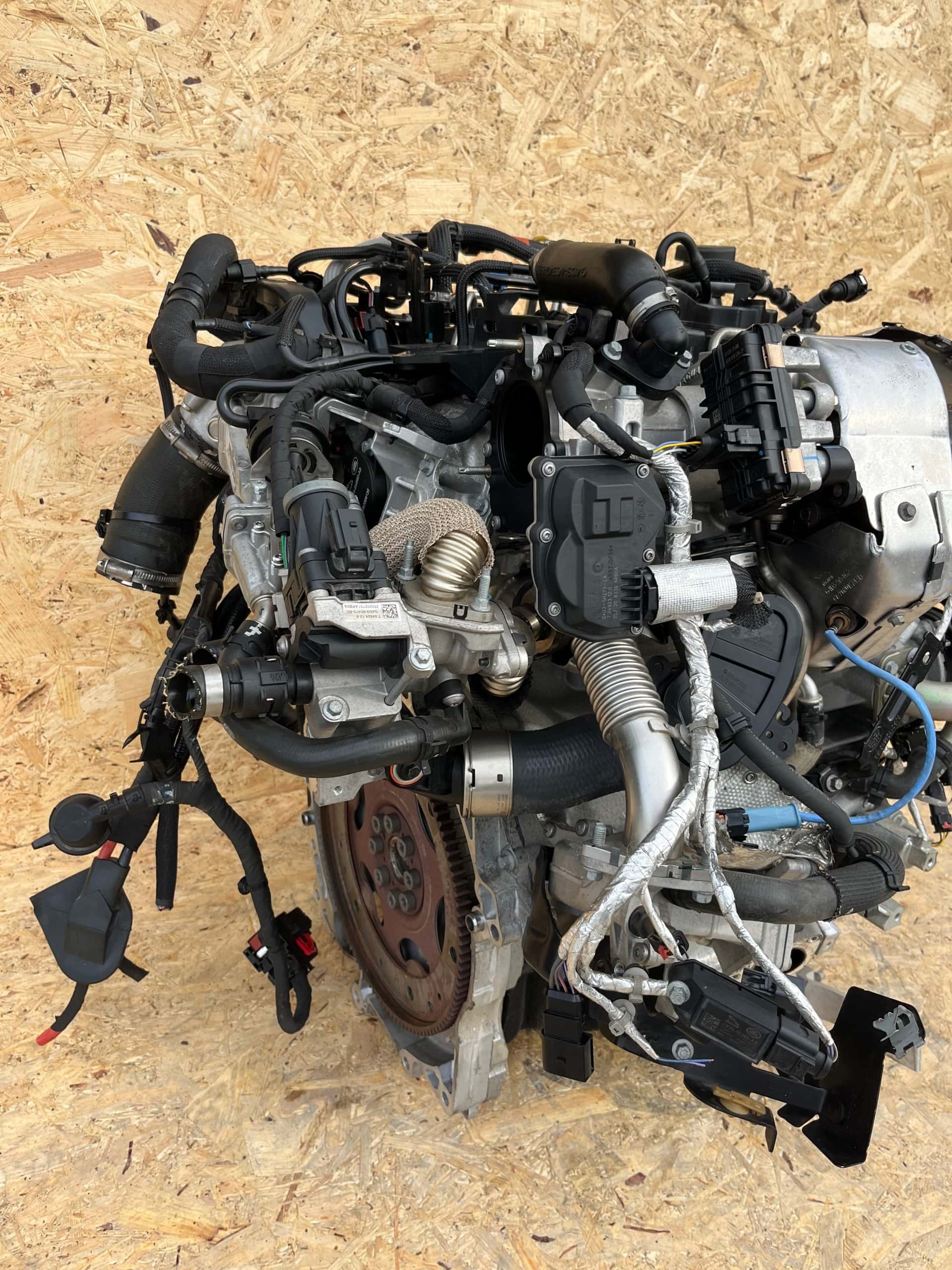 Moteur 204DTD(AJ21D4) vue 12