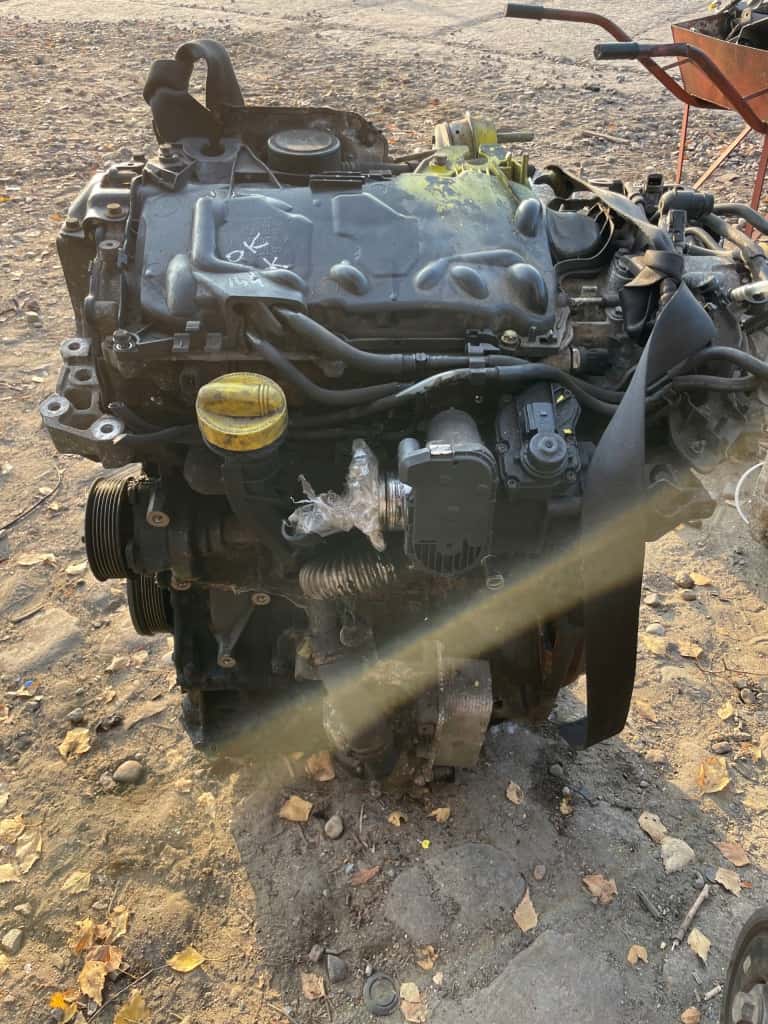 Moteur M9R 782 vue 2