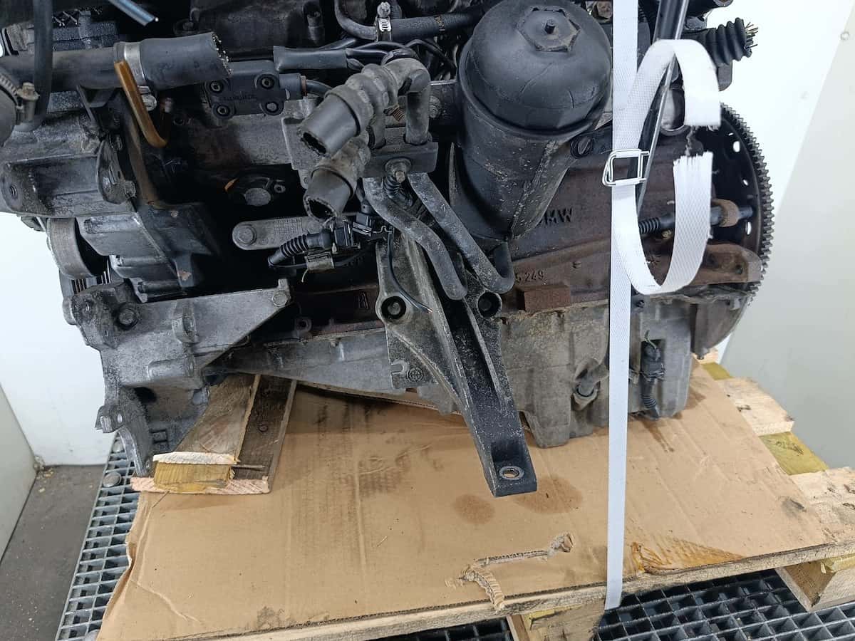 Moteur M51 D25 (256T1) vue 10
