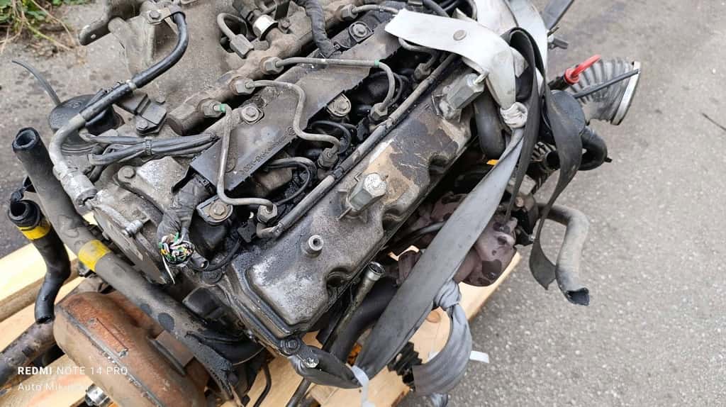 Moteur D27DT vue 4
