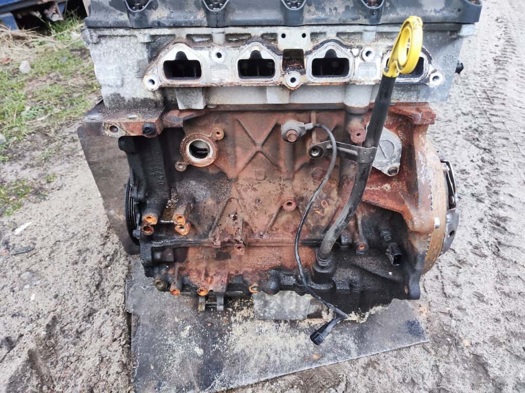 Moteur W10 B16 A vue 2