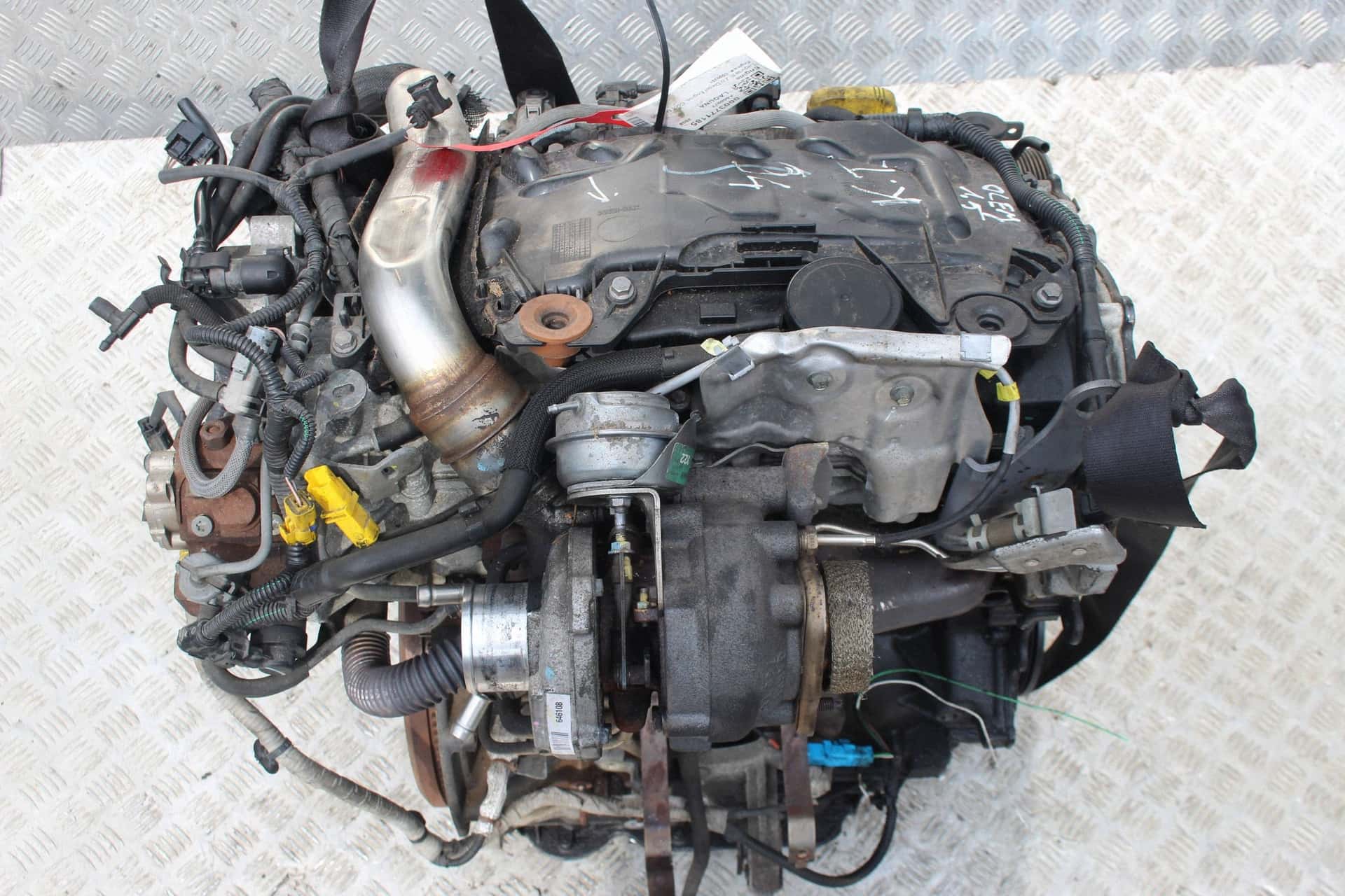 Moteur M9R 805 vue 3