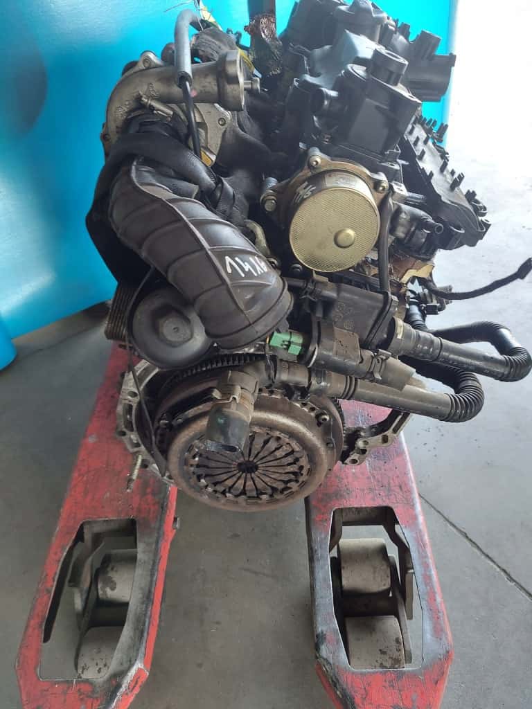 Moteur 8HZ (DV4TD) vue 4