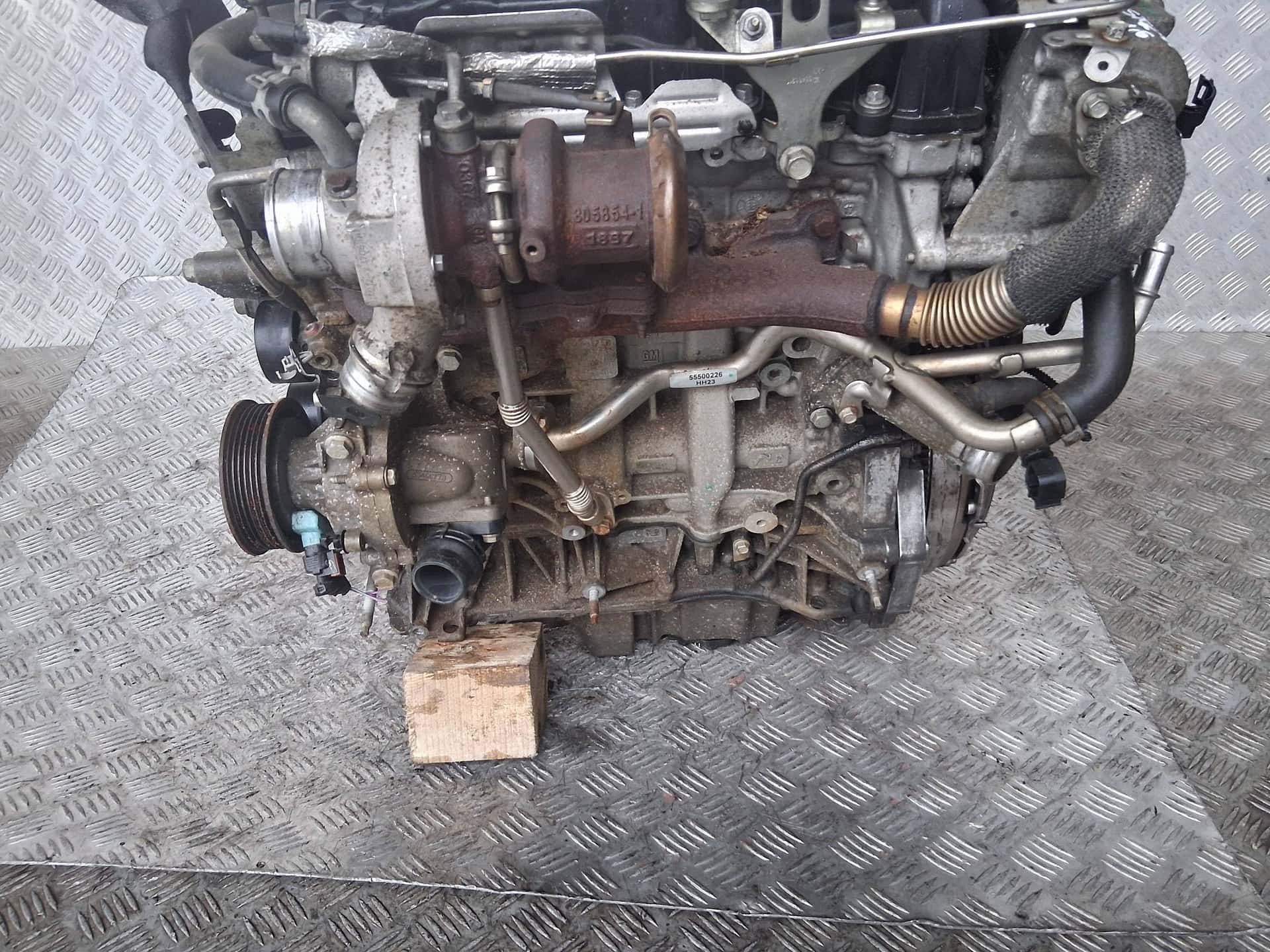 Moteur B 16 DTE vue 3