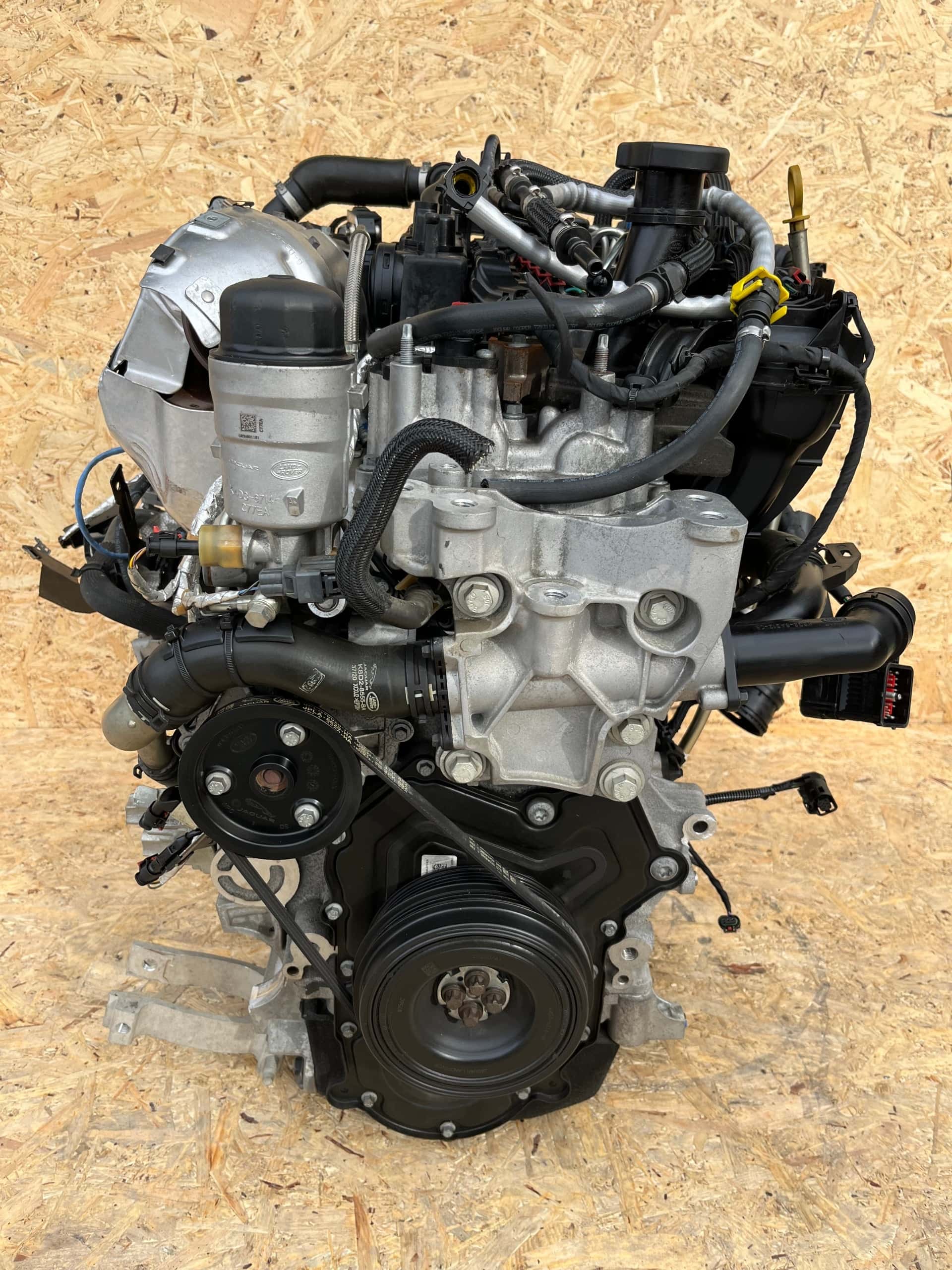 Moteur 204DTD(AJ21D4) vue 8
