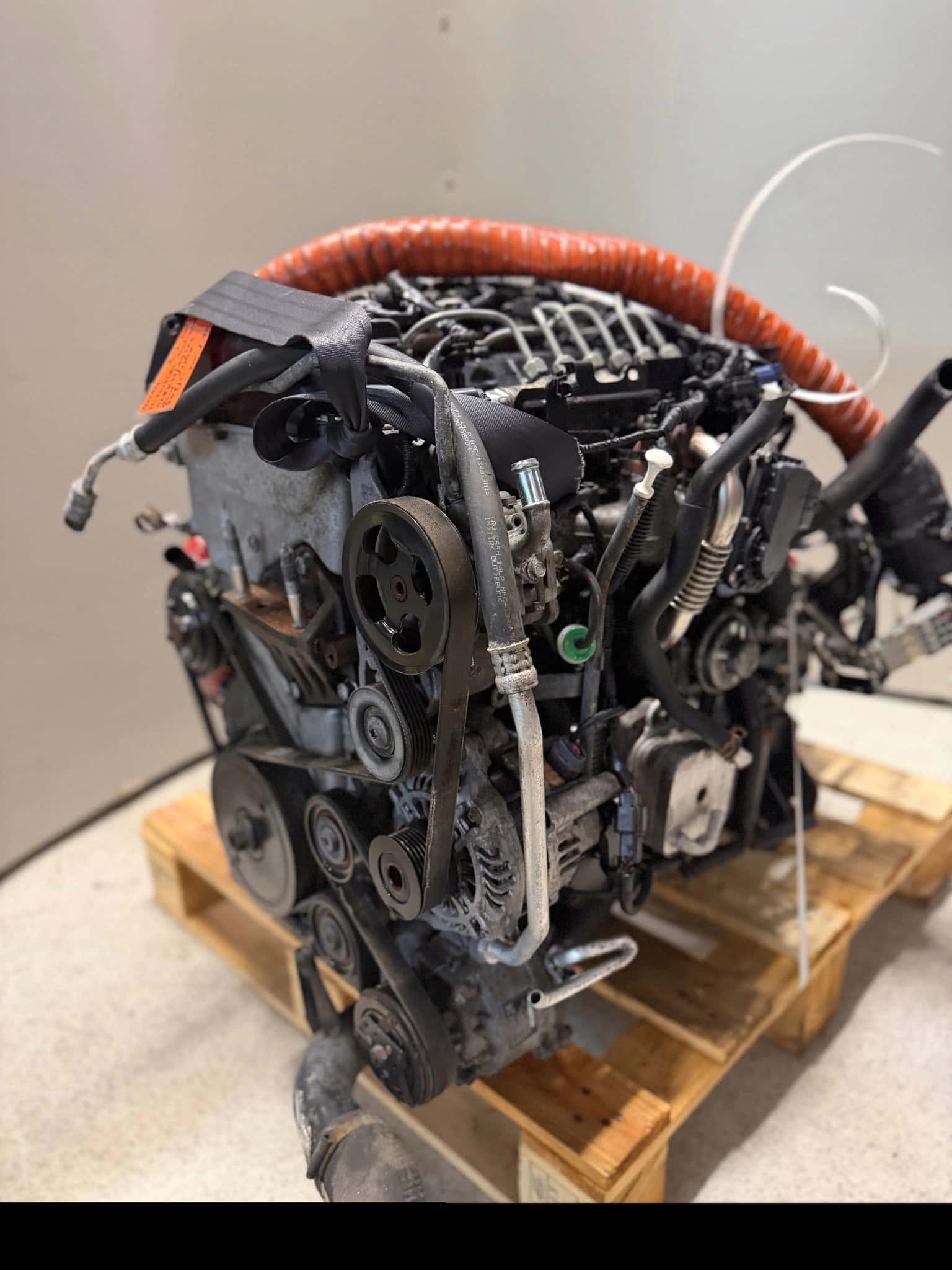Moteur 4N14 vue 8