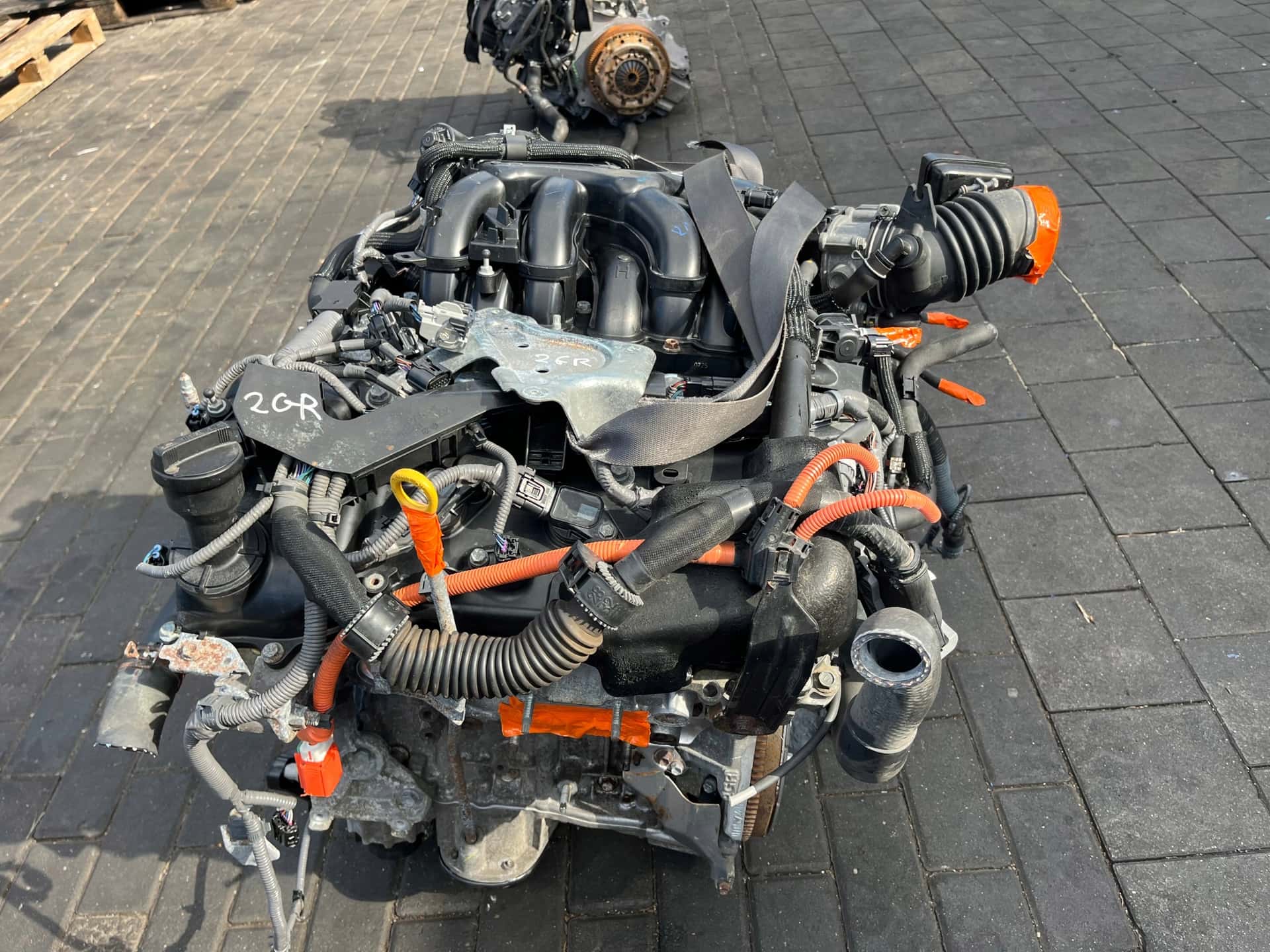 Moteur 2GR-FXE vue 5