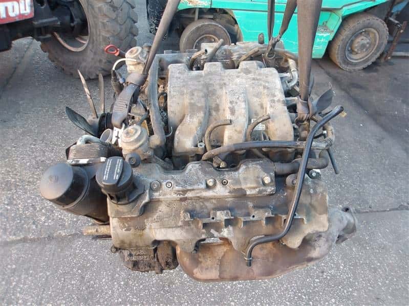 Moteur M 112.943 vue 3