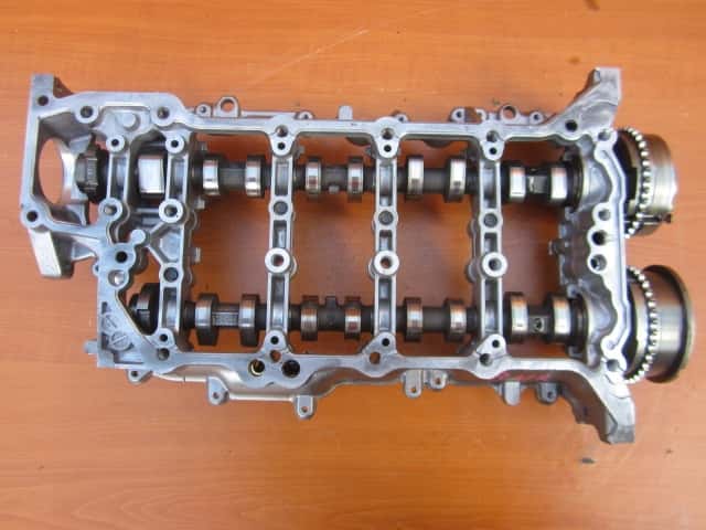 Moteur 8NR-FTS vue 2