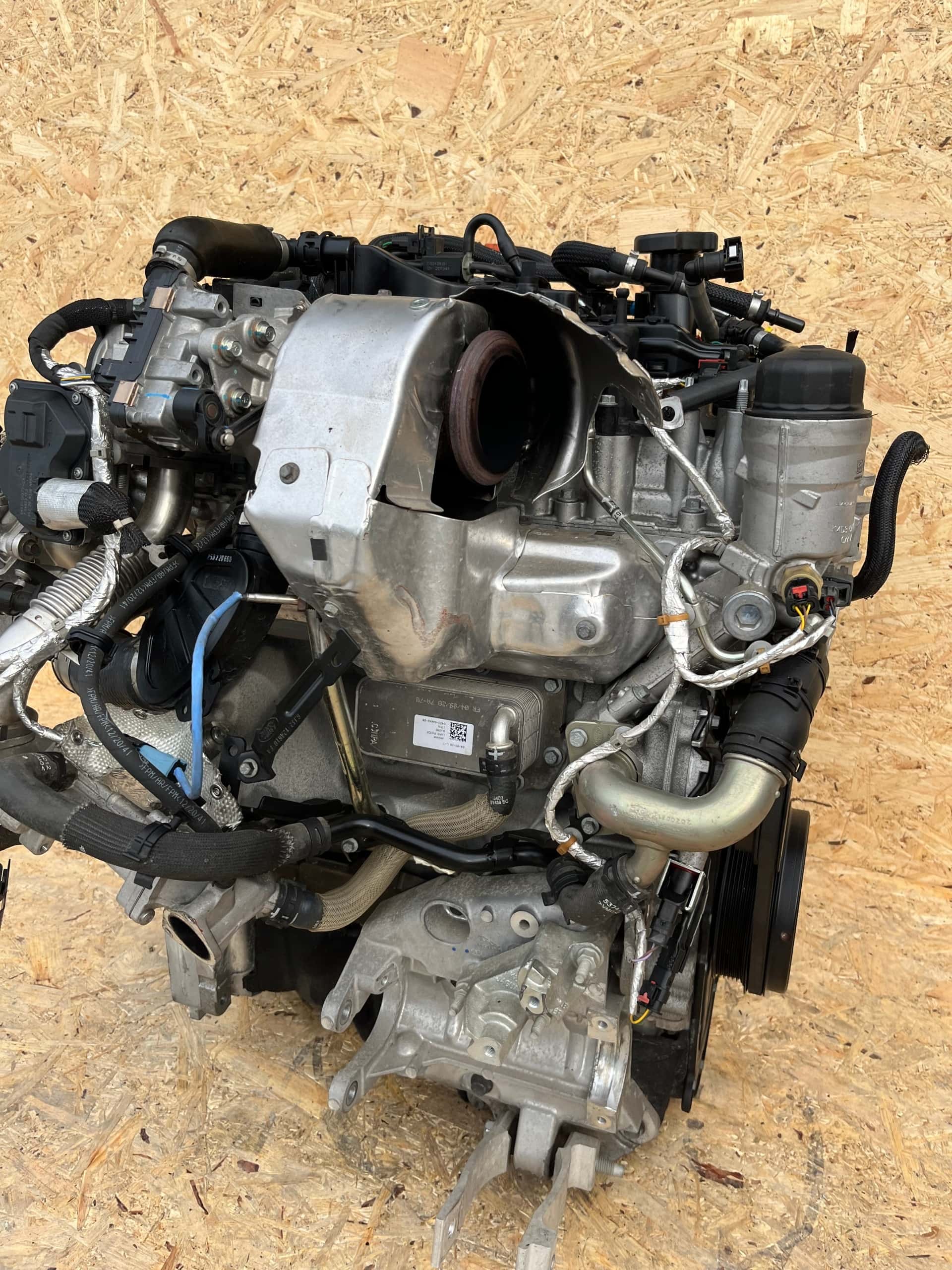 Moteur 204DTD(AJ21D4) vue 11