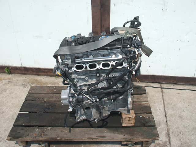 Moteur 2ZR-FXE vue 4