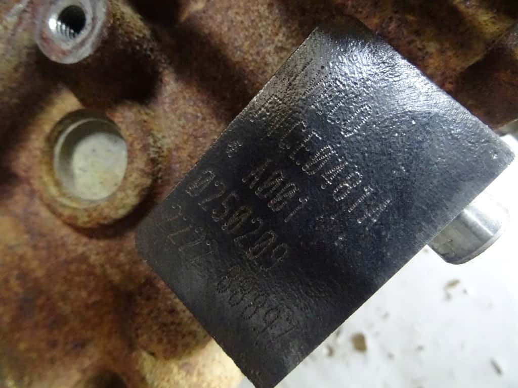 Moteur F1CE0481A vue 4