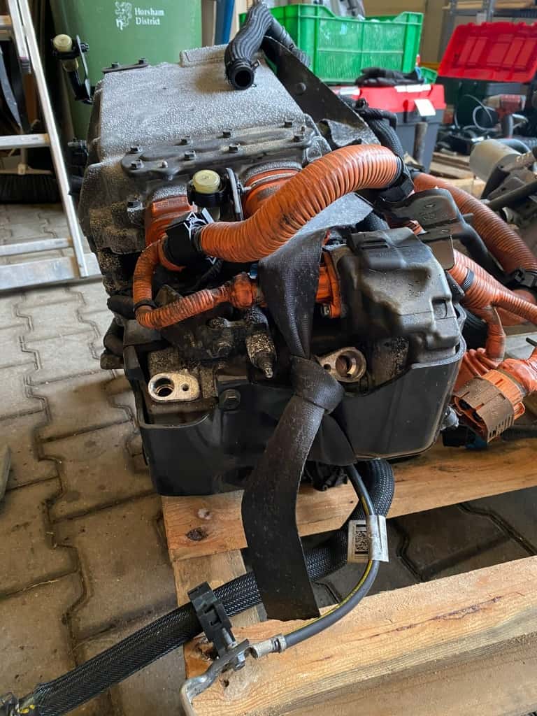 Moteur 6AM 402 vue 2