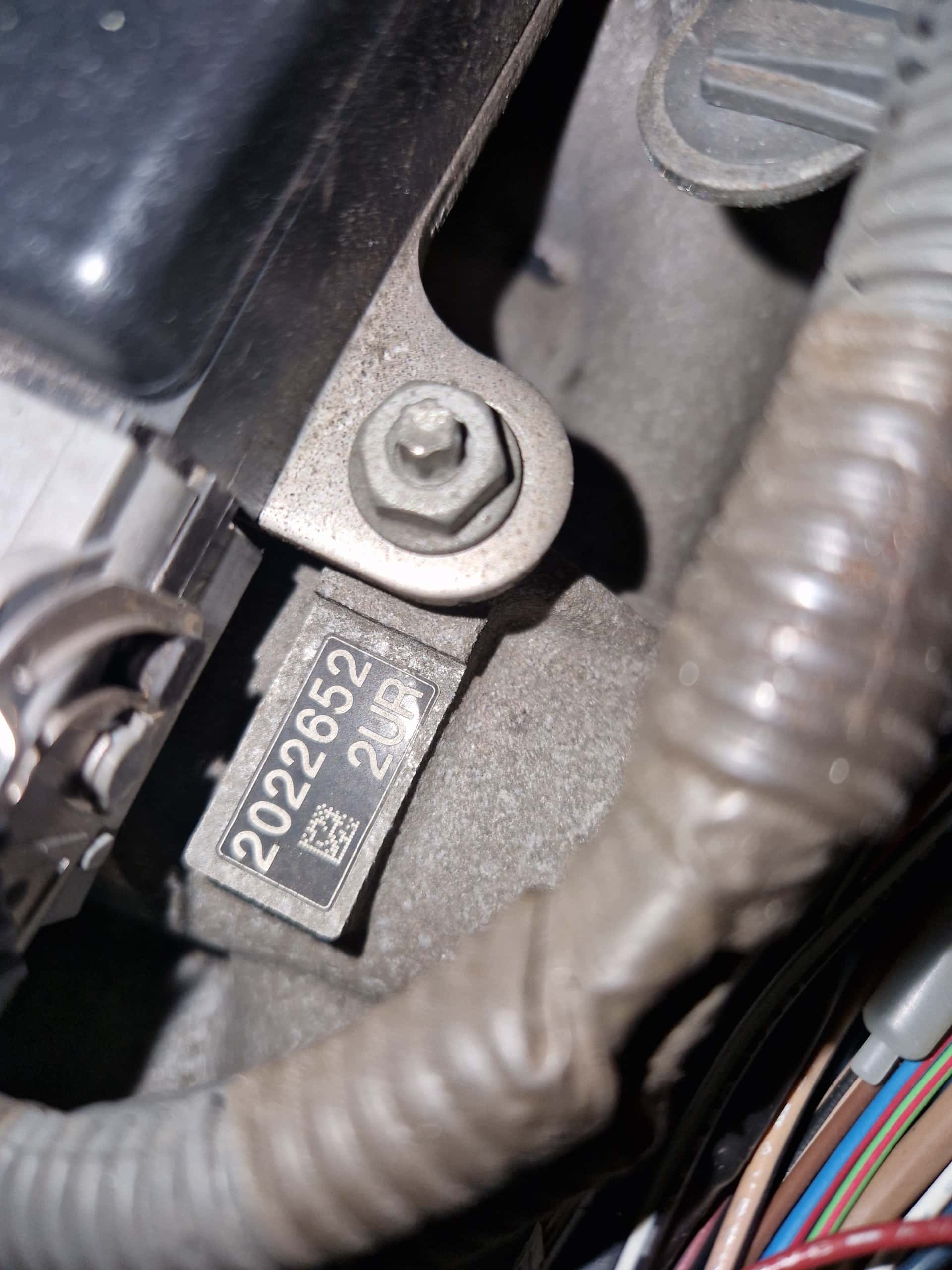 Moteur 2UR-GSE vue 10