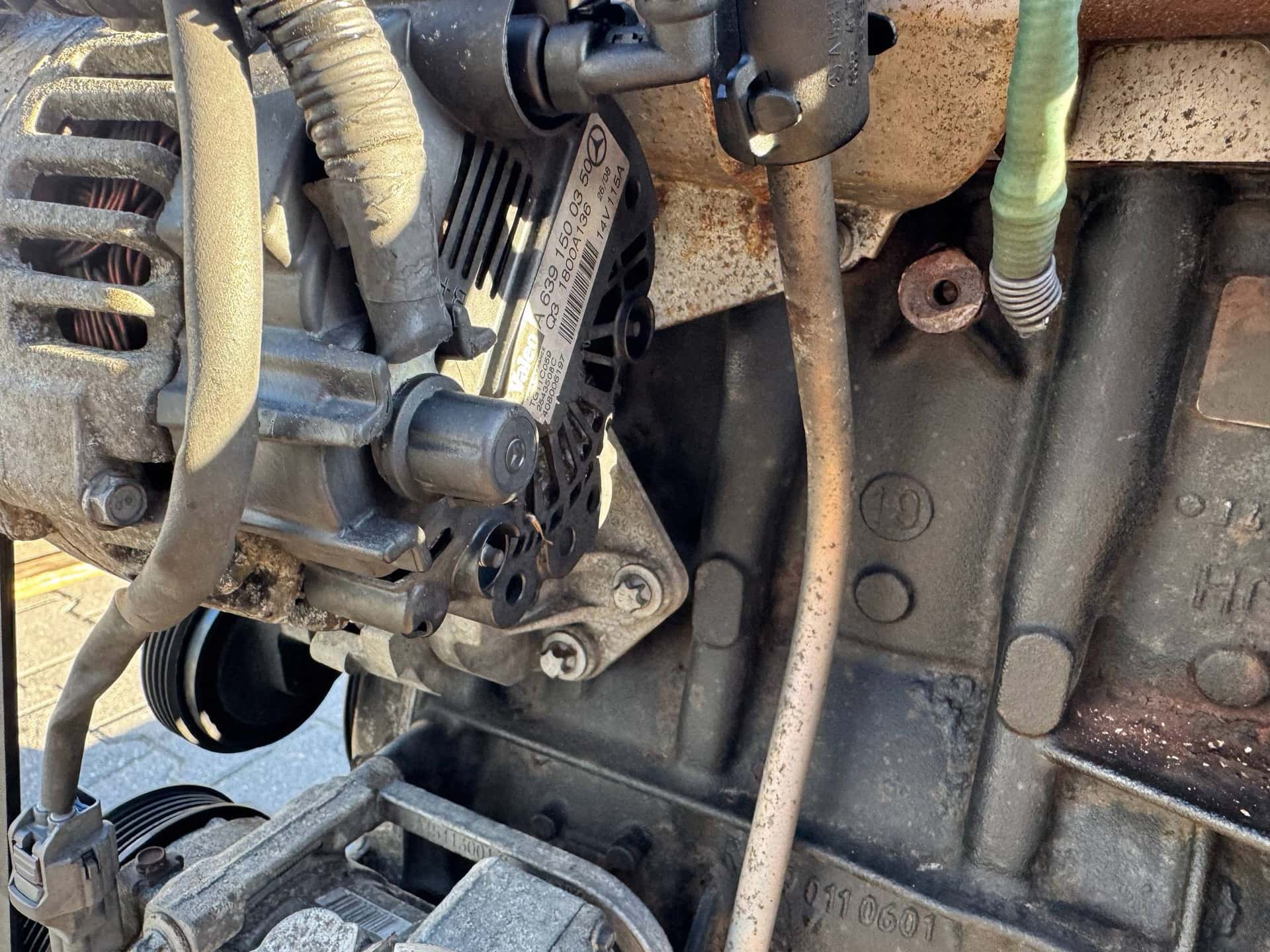 Moteur 4A90 vue 8