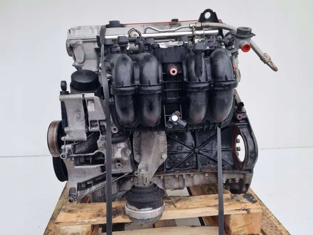 Moteur M 111.956 vue 4