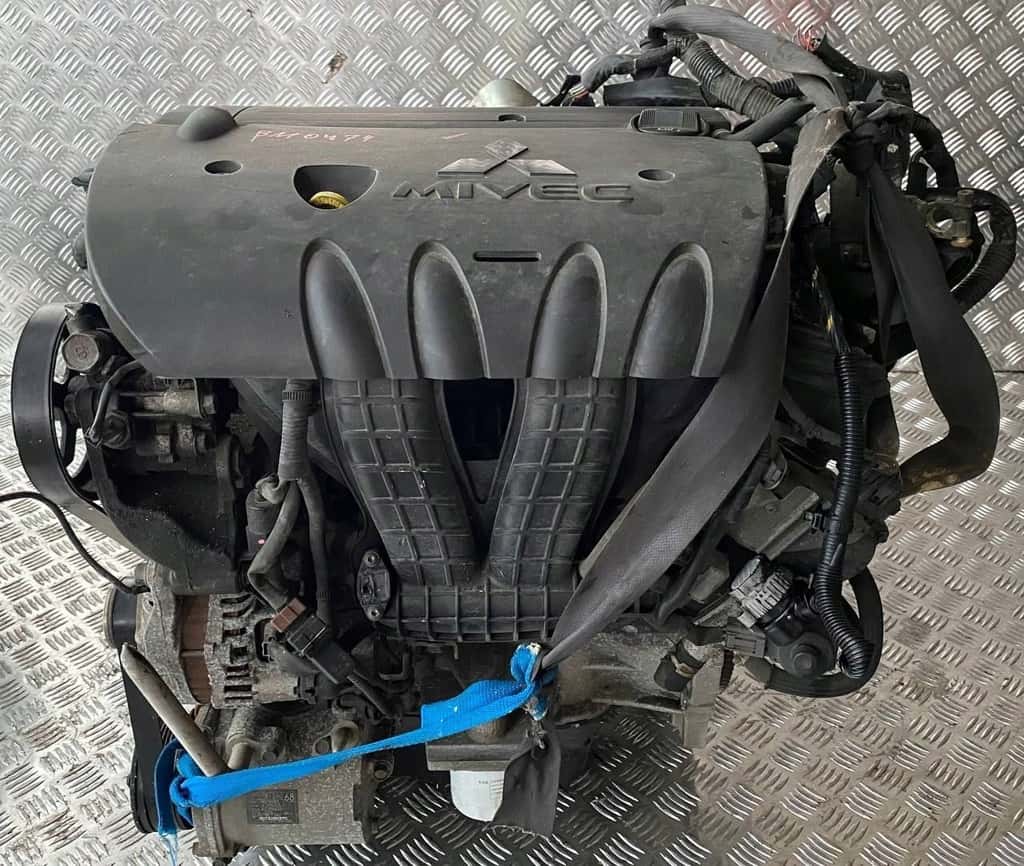 Moteur 4B12 vue 3