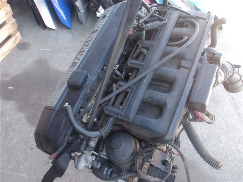 Moteur M52 B20 (206S3) vue 2
