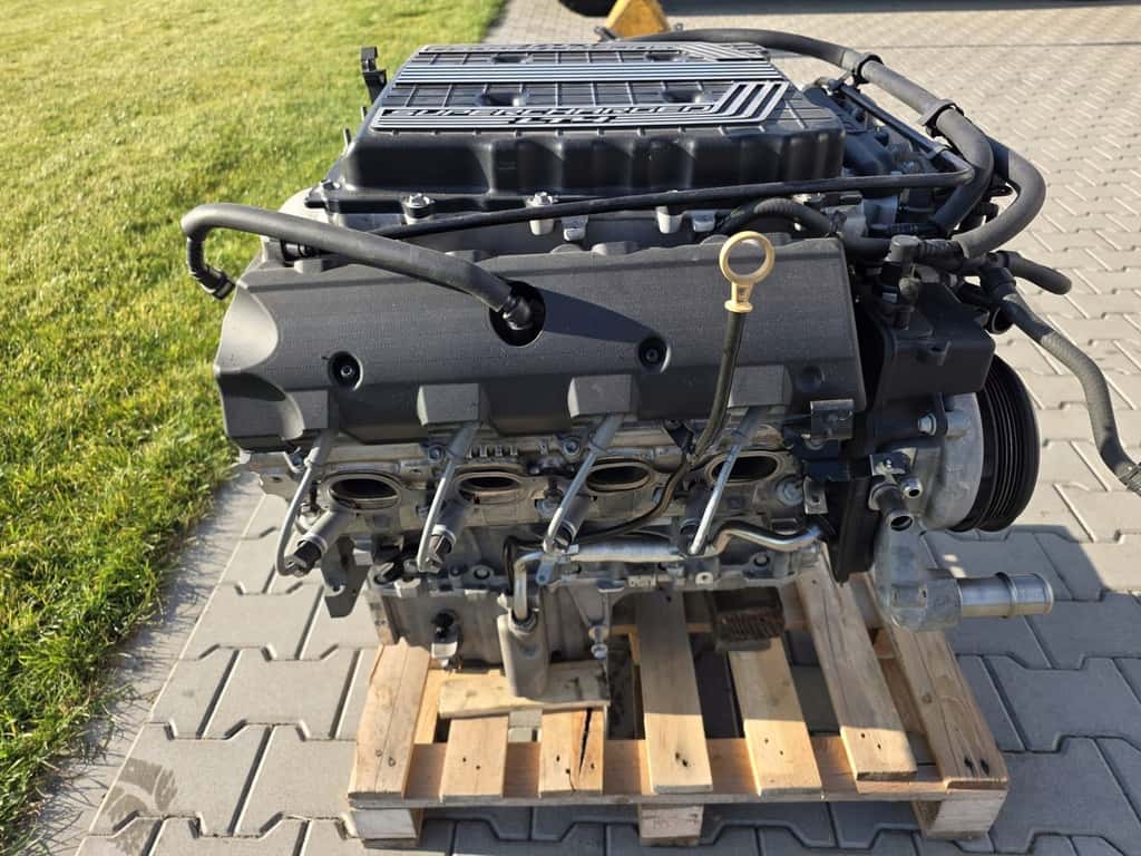 Moteur LT4(376CUV8) vue 5