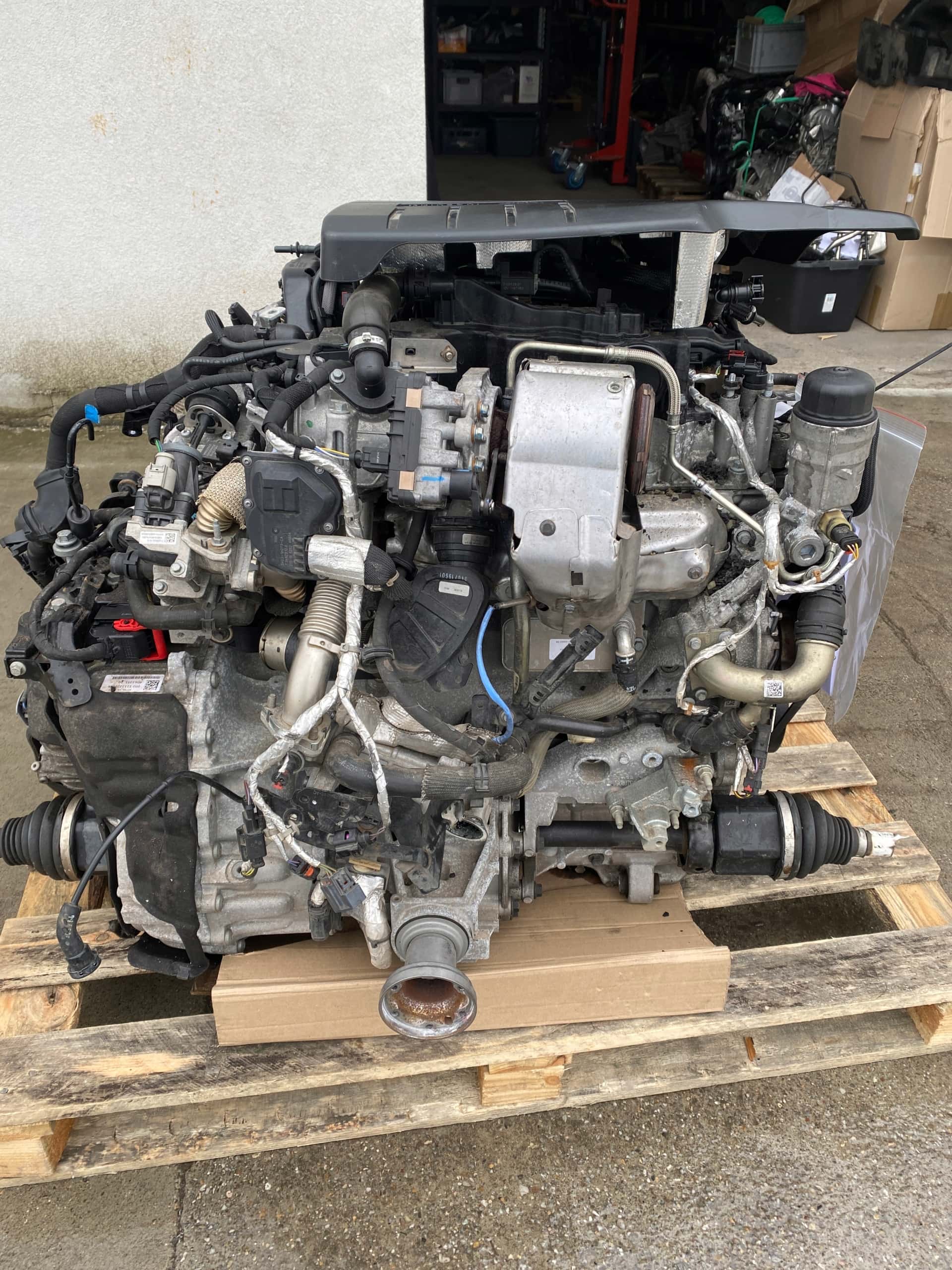 Moteur 204DTD(AJ21D4) vue 3