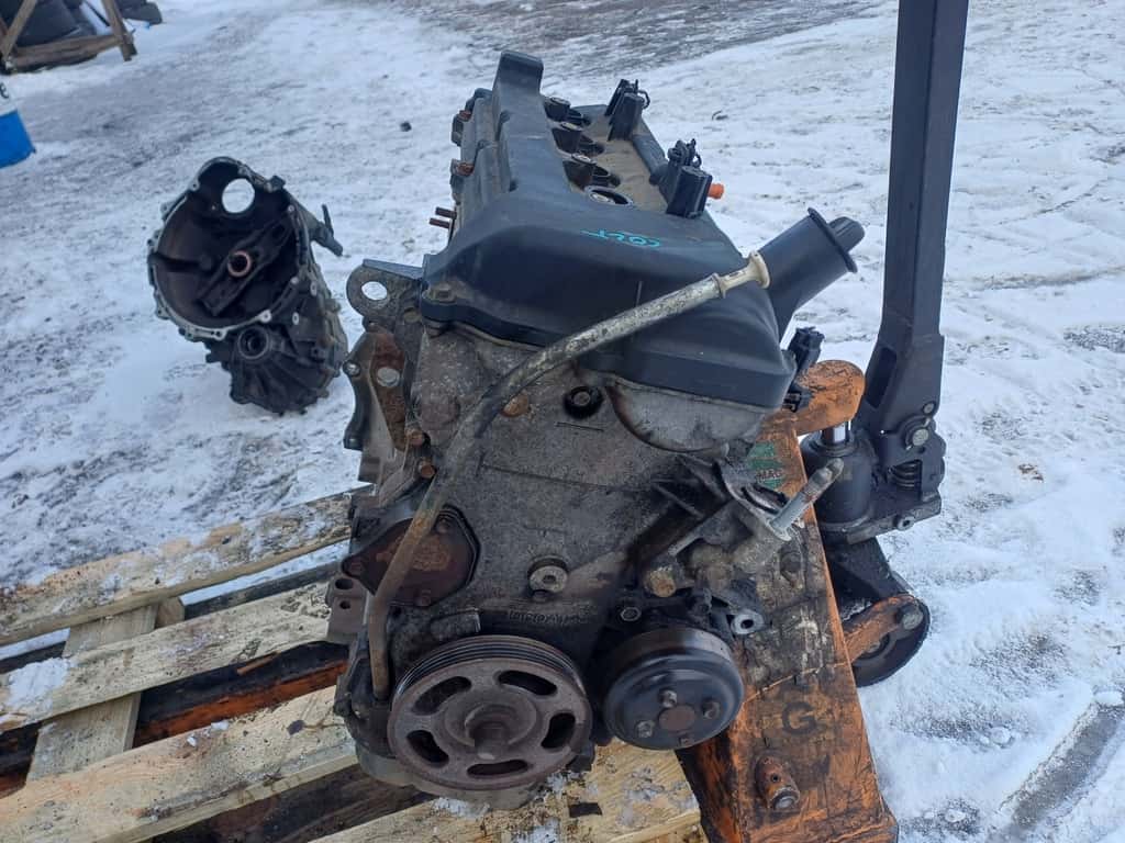 Moteur 4A90 vue 3