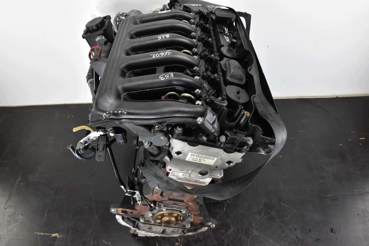 Moteur 306D2 vue 5