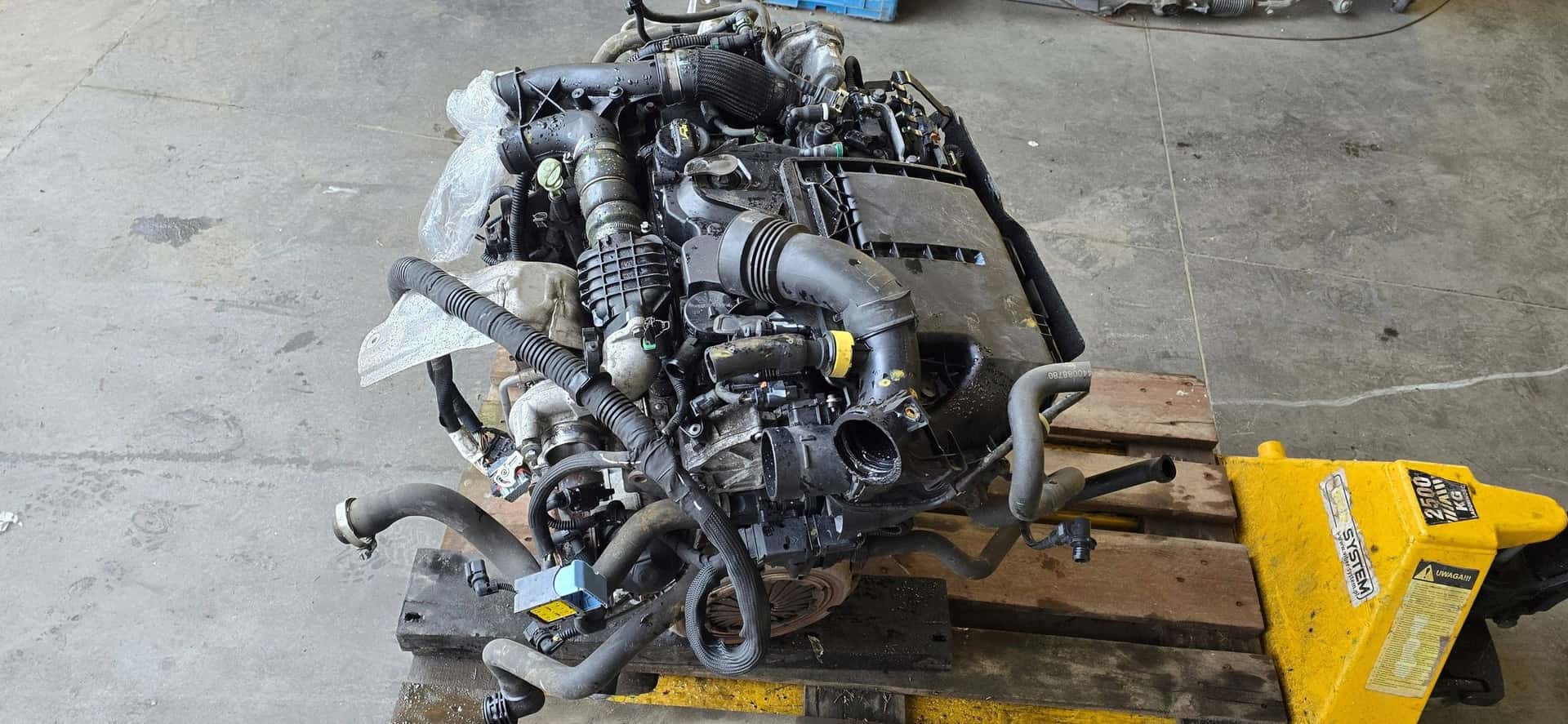 Moteur 9H07 (DV6UC) vue 2