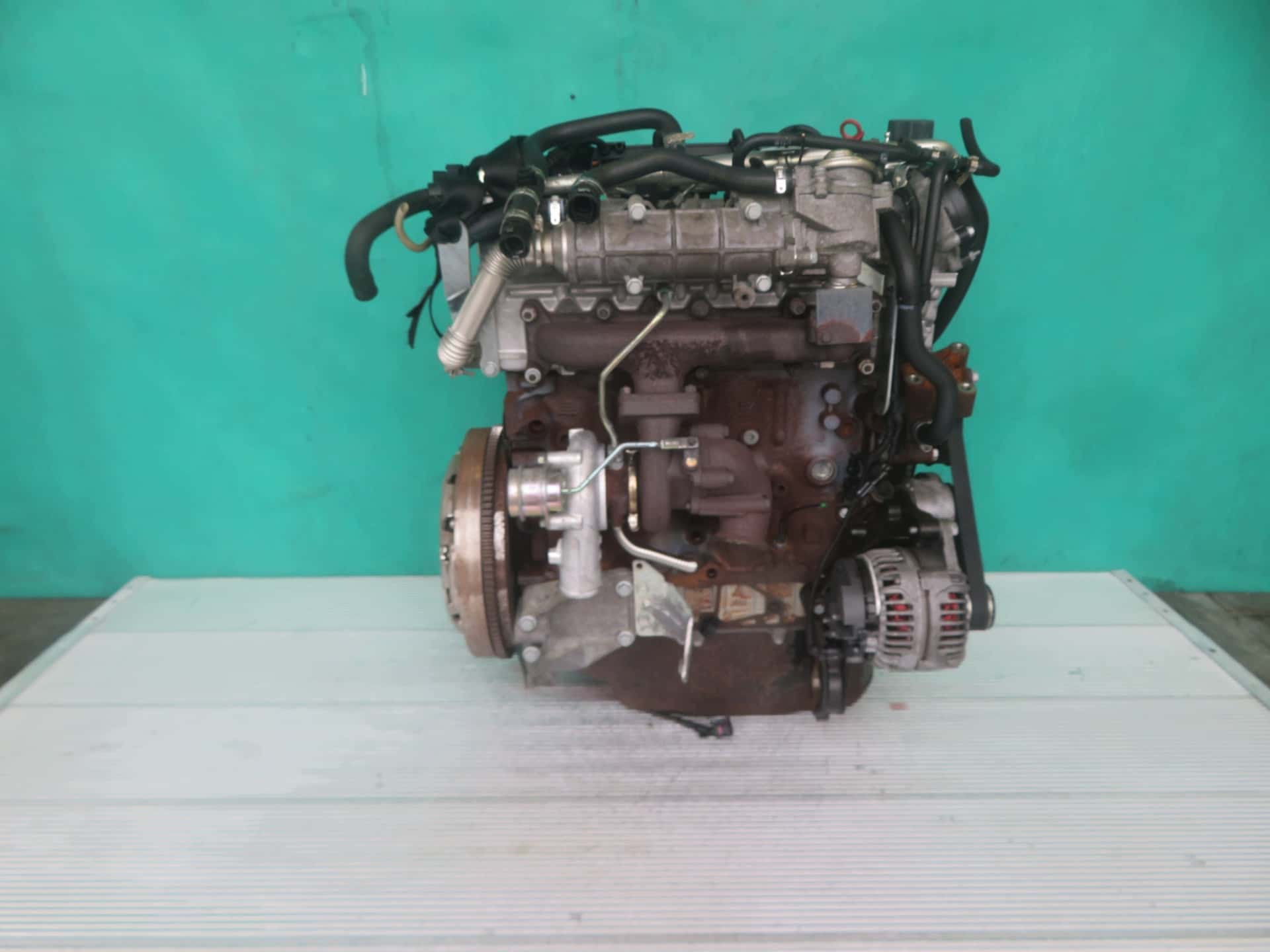 Moteur F1CE0481D (F30DT) vue 6