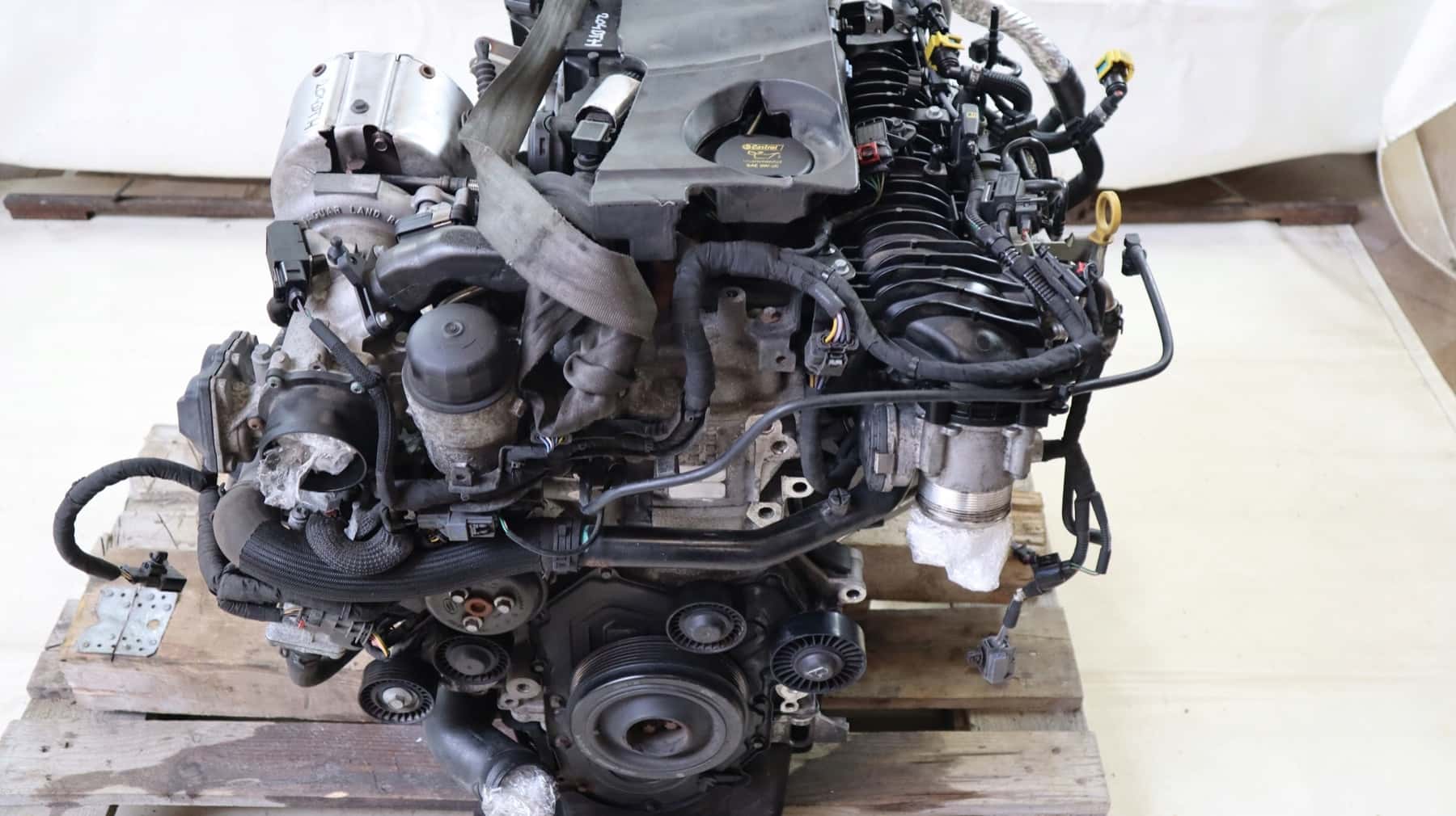 Moteur 204DTH(AJ20D4) vue 2