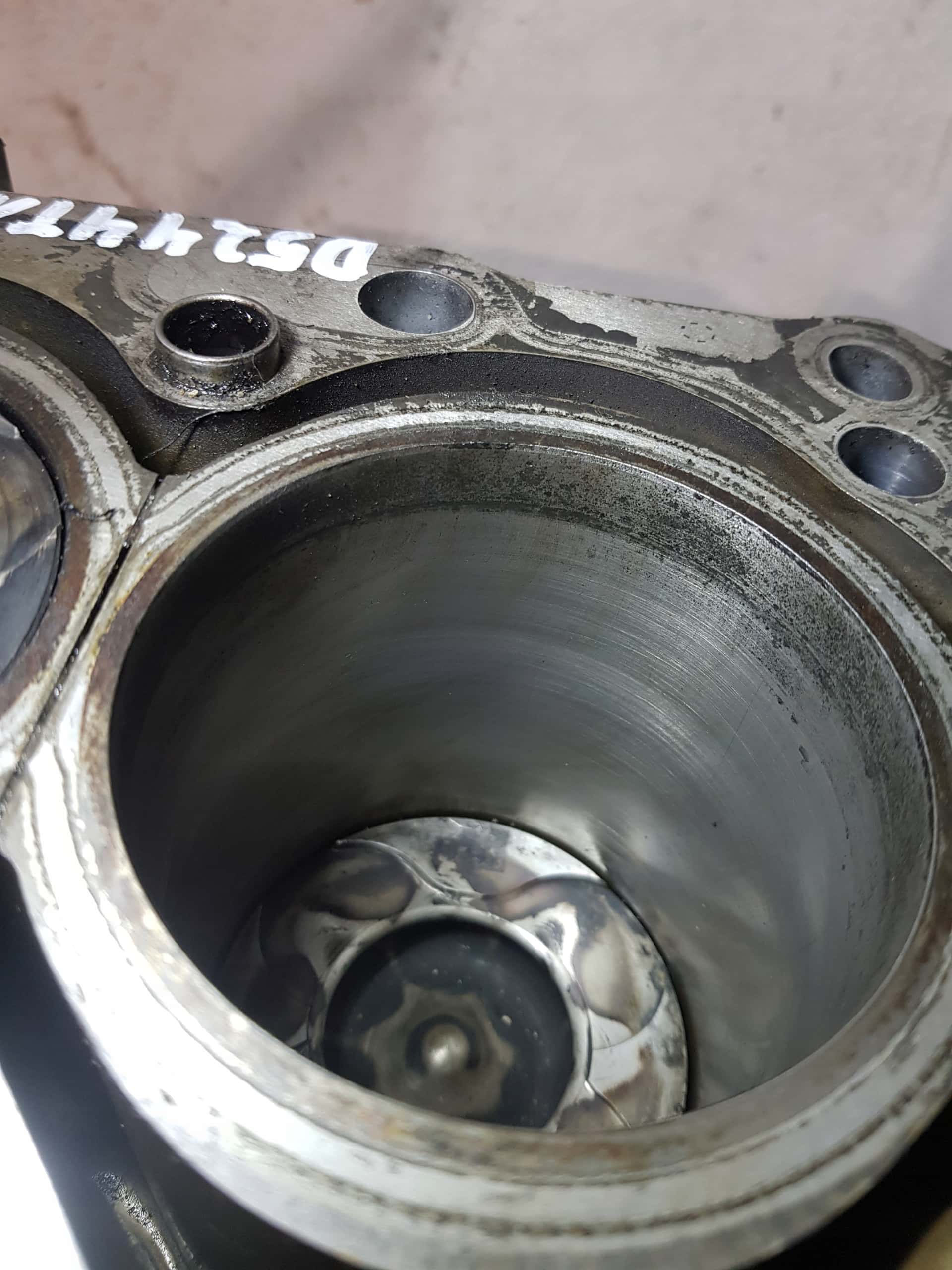 Moteur D 5244 T15 vue 4