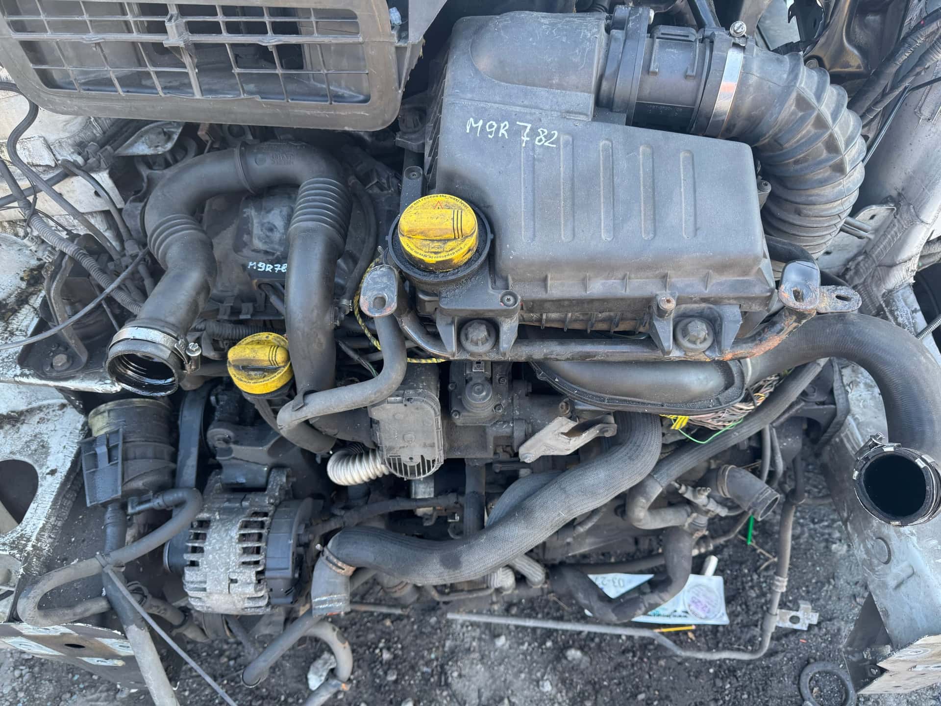 Moteur M9R 782 vue 2