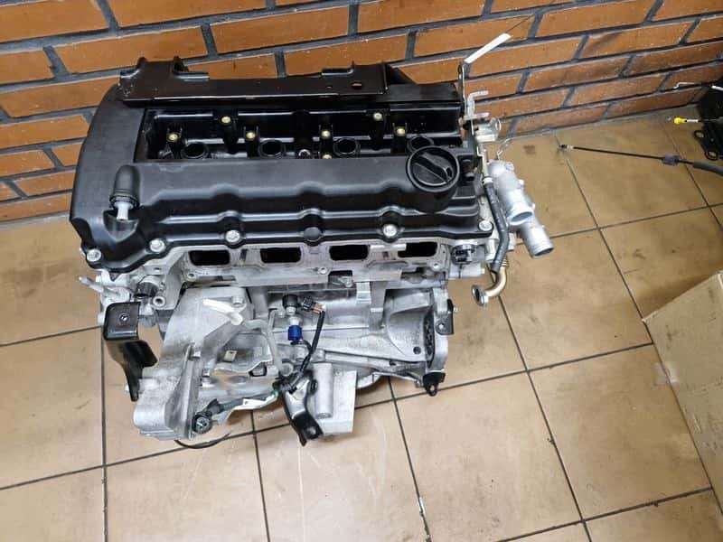 Moteur 4B12 vue 2