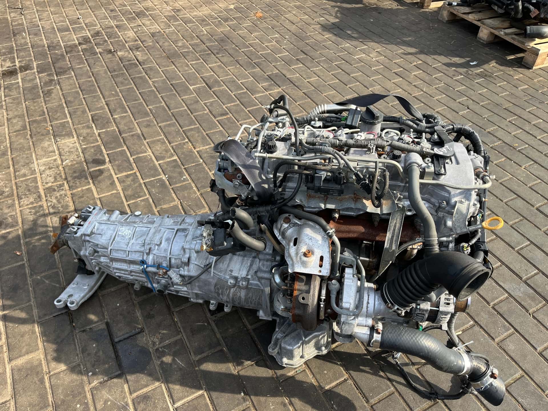 Moteur 2AD-FTV vue 2