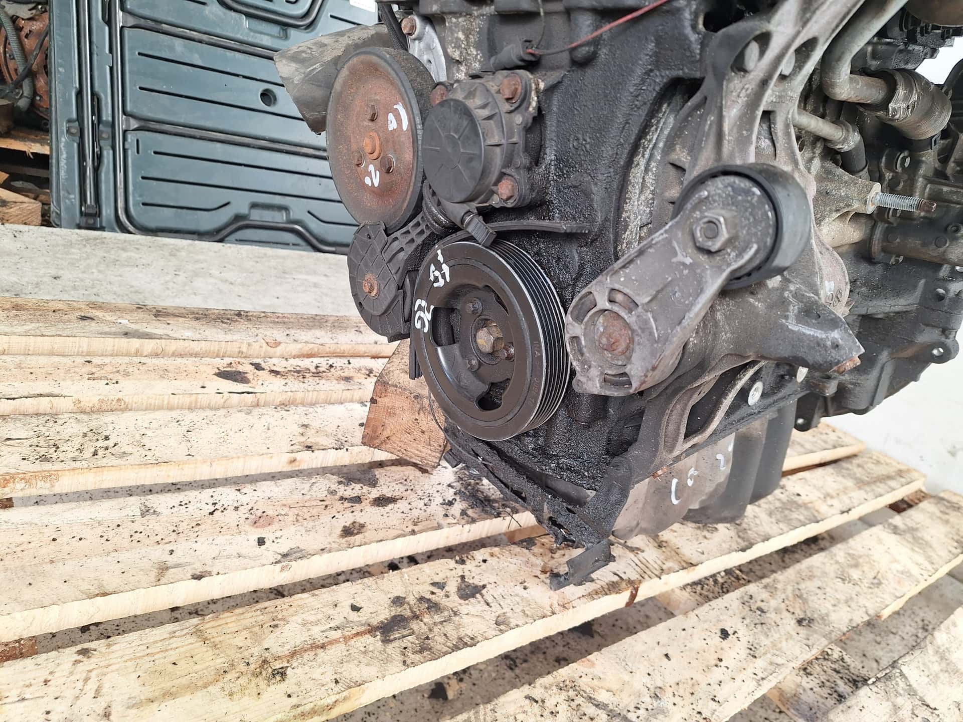 Moteur N13 B16 A vue 12