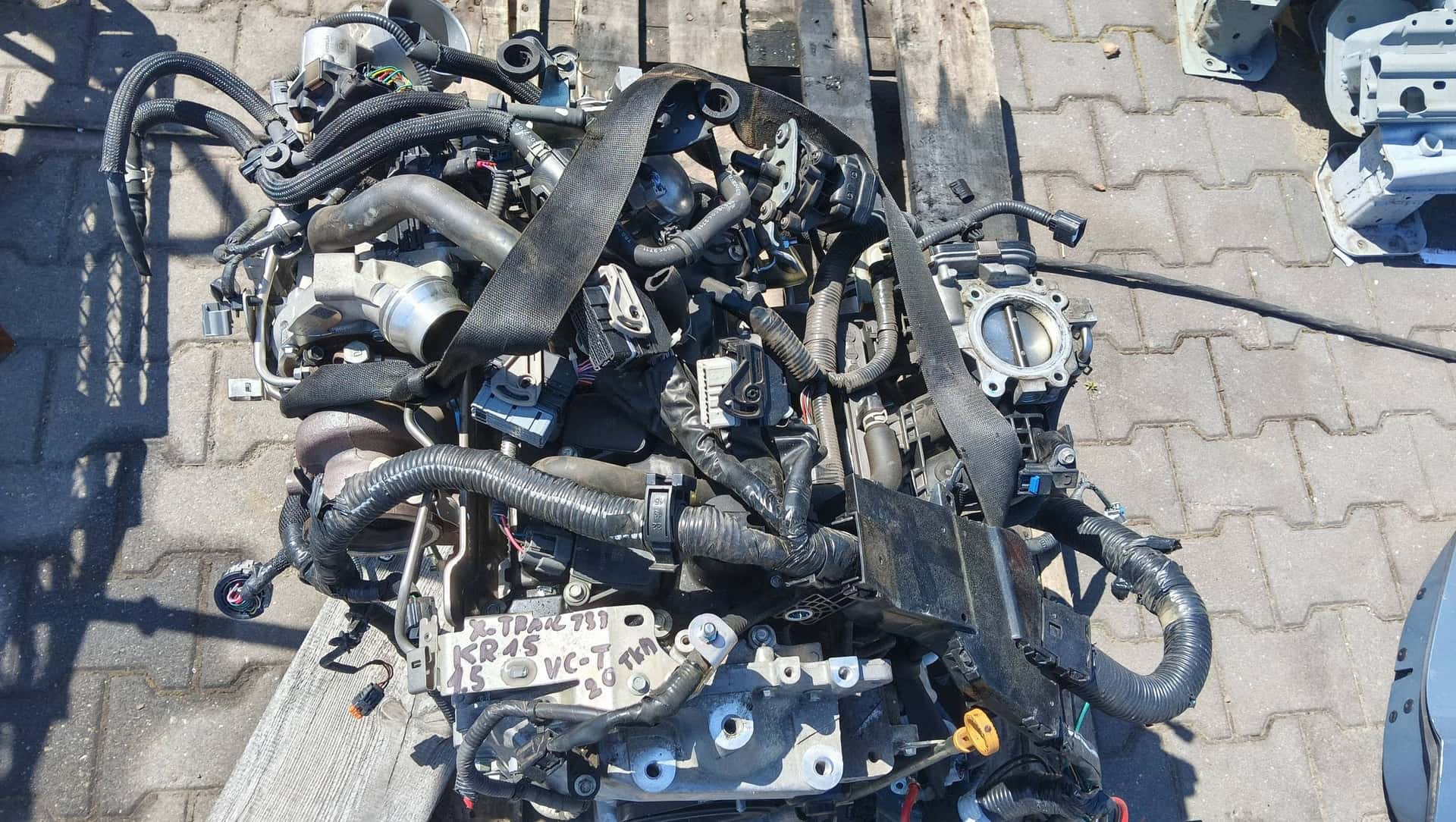 Moteur KR15DDT vue 2