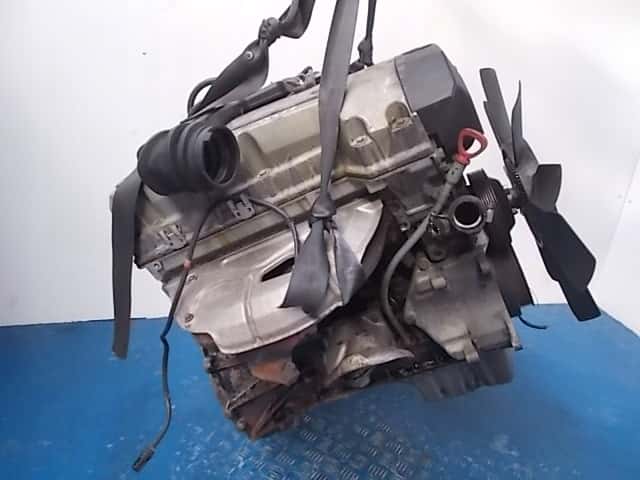 Moteur M 111.921 vue 3