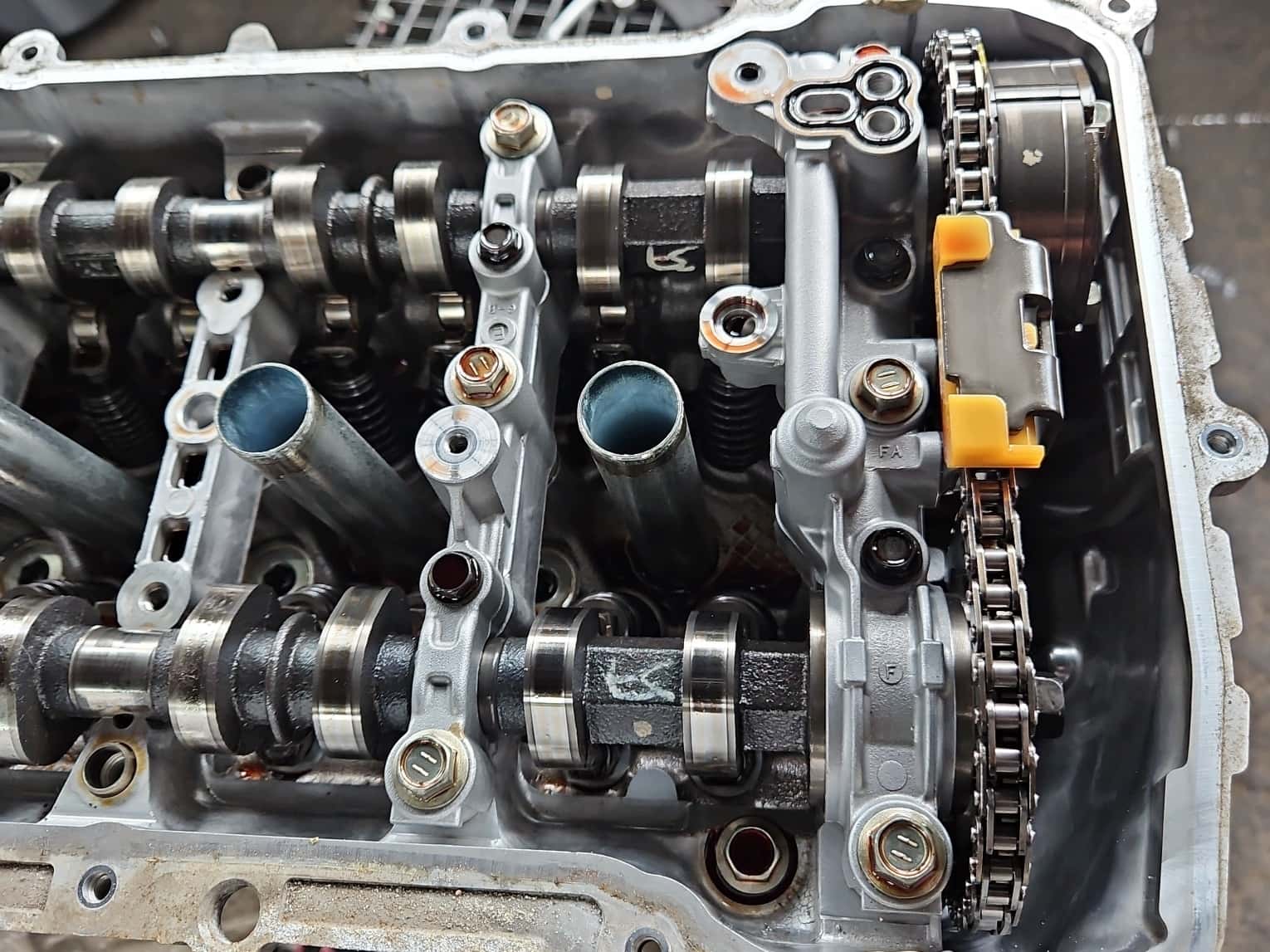 Moteur 2ZR-FXE vue 4