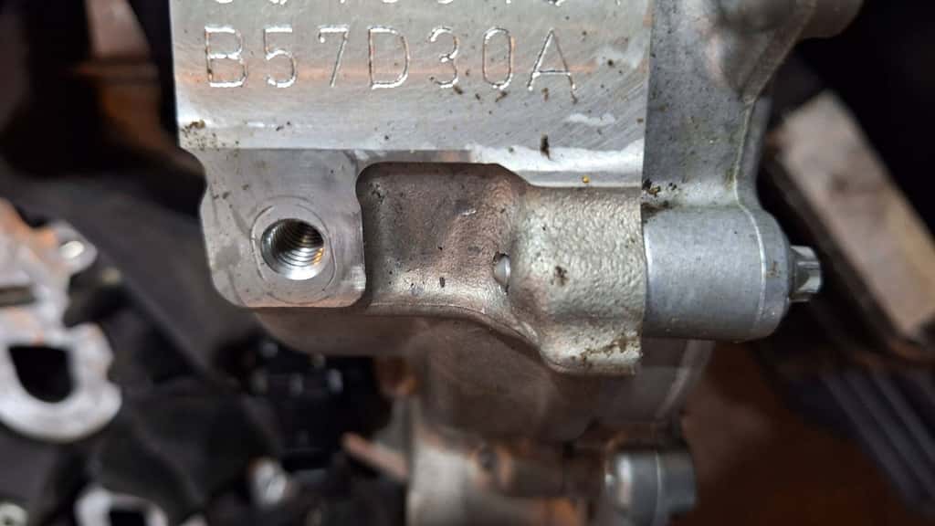 Moteur B57 D30 A vue 4