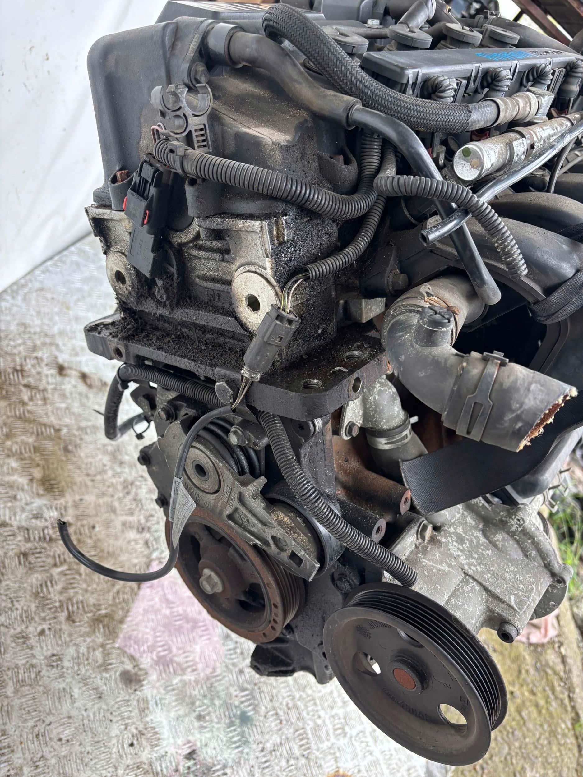 Moteur W10 B16 A vue 2
