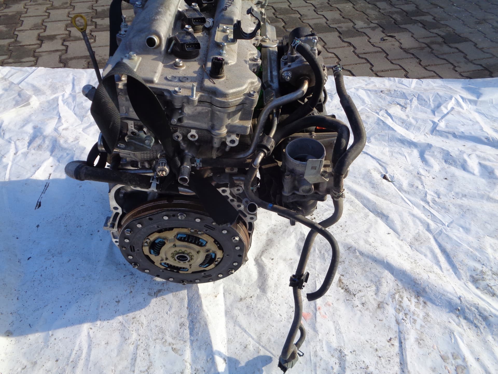 Moteur 2AR-FXE — vue 3