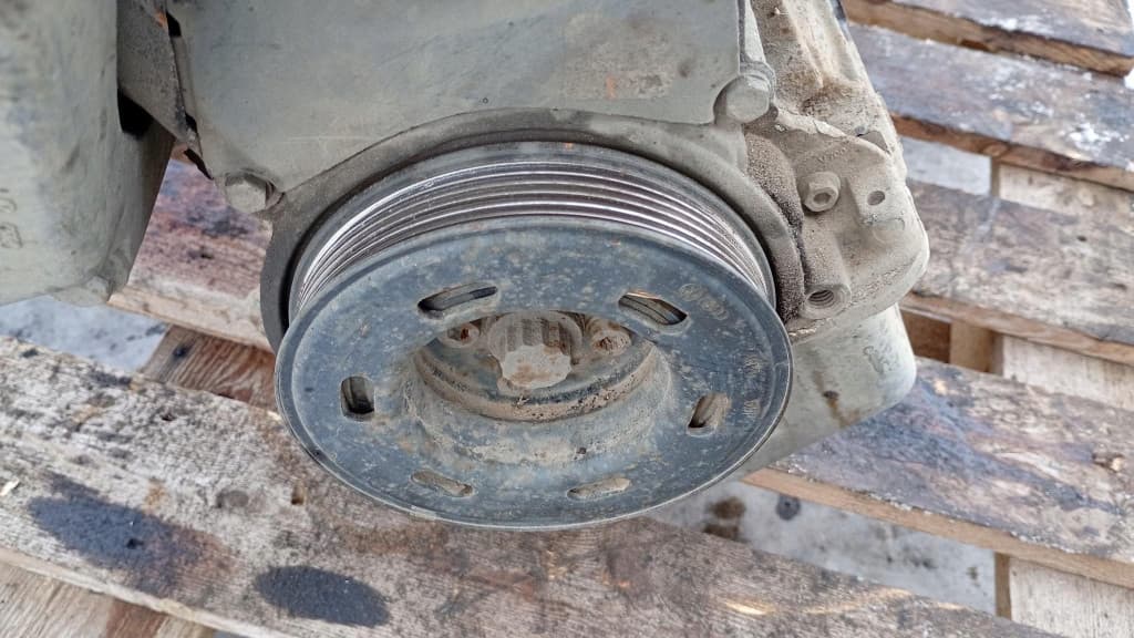 Moteur AQY — vue 5
