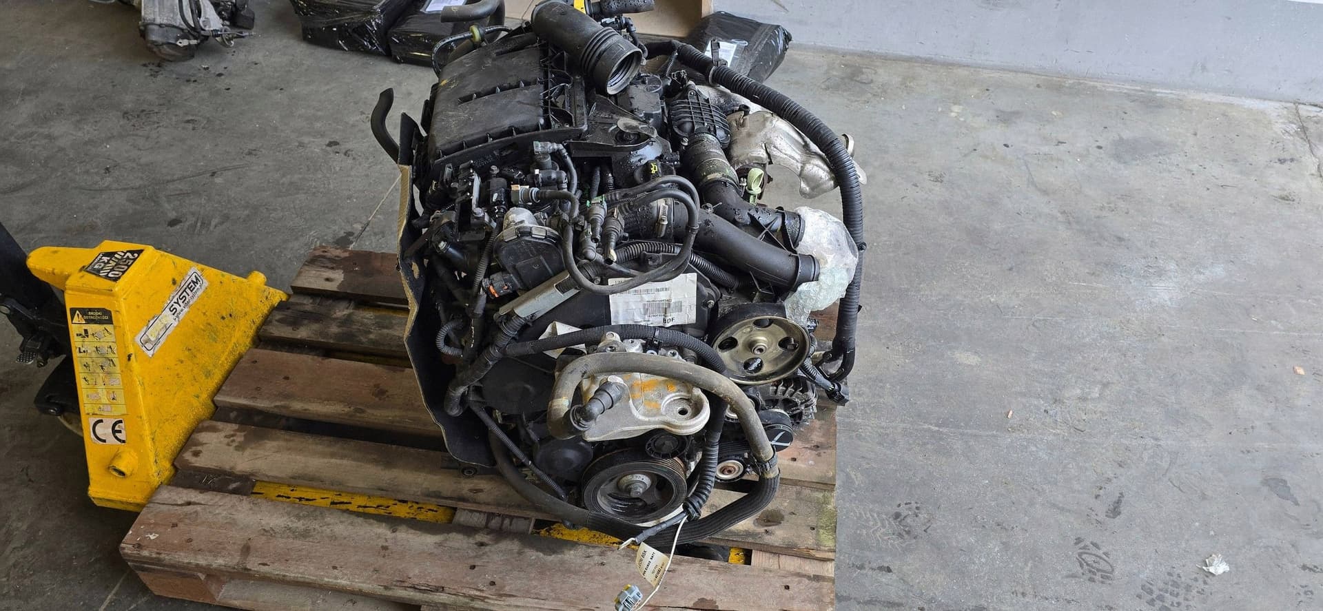Moteur 9H07 (DV6UC) — vue 3