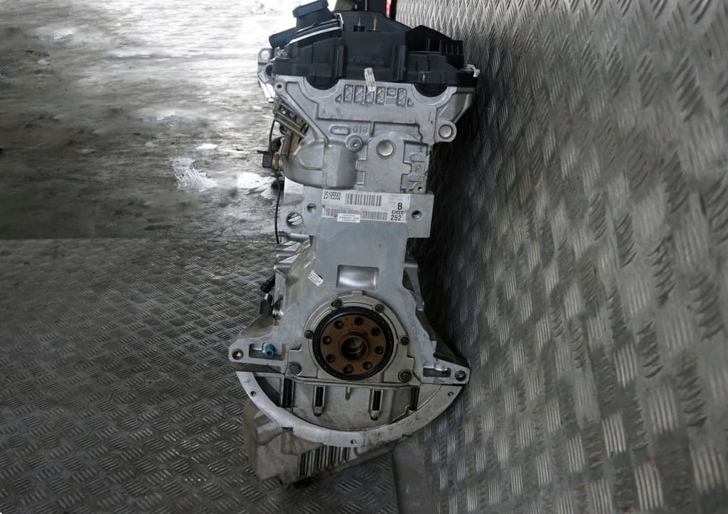 Moteur M54 B25 (256S5) — vue 2