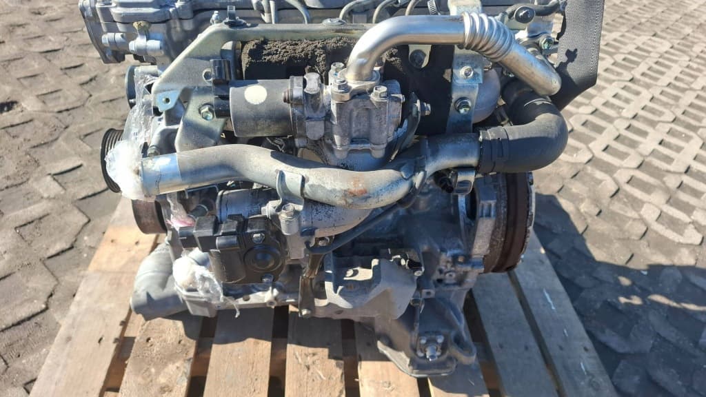 Moteur 2AD-FHV — vue 2