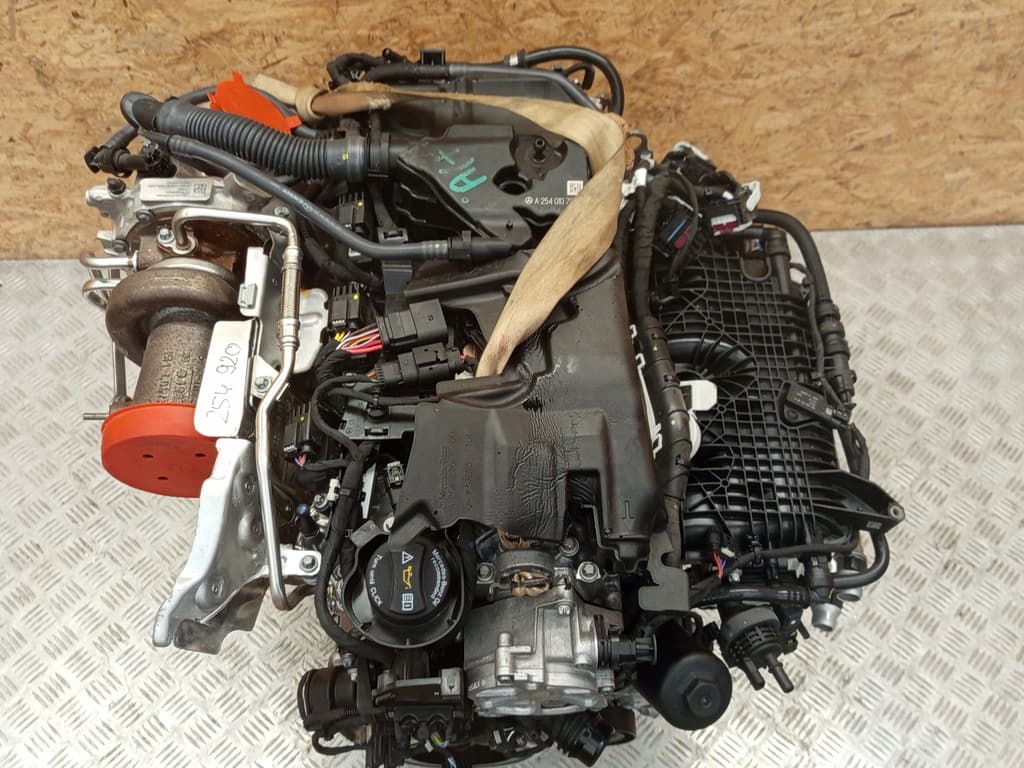 Moteur M 254.920 — vue 2